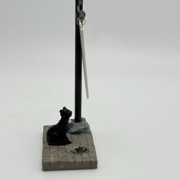 Lemax Spooky Town The Witching Hour Street Post Sign Black Cat Skull Halloween - Picture 8 of 9